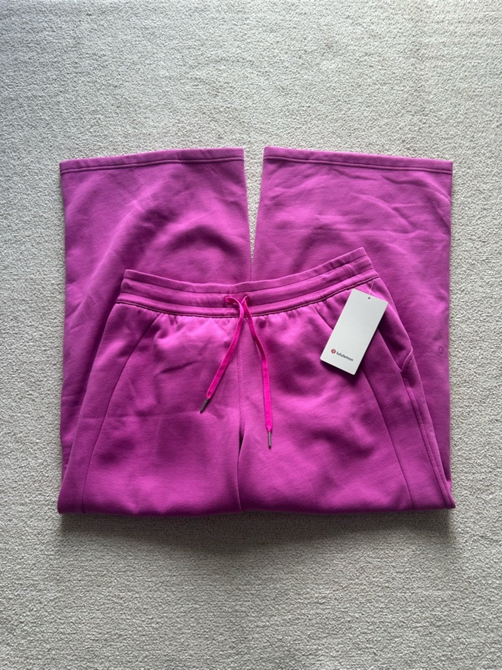 NWT Lululemon Scuba MR Wide-Leg Pant